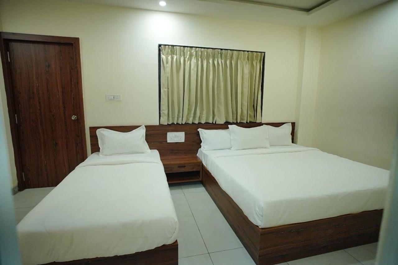 Super Townhouse Shivamogga Formerly Karthik Bhavan Kültér fotó