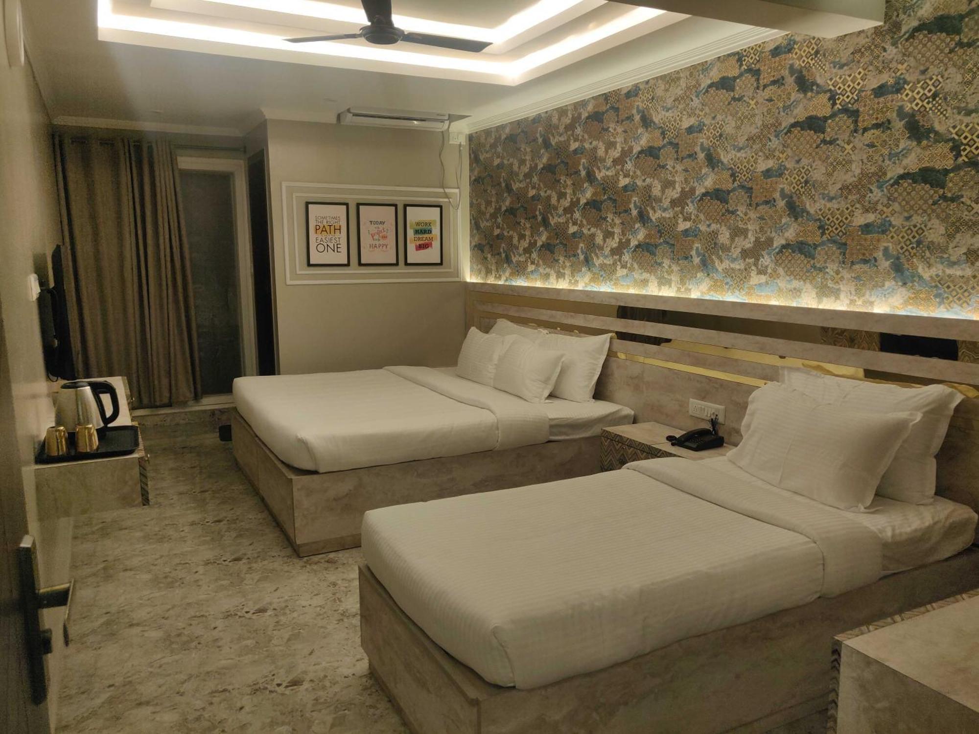 Super Townhouse Shivamogga Formerly Karthik Bhavan Kültér fotó